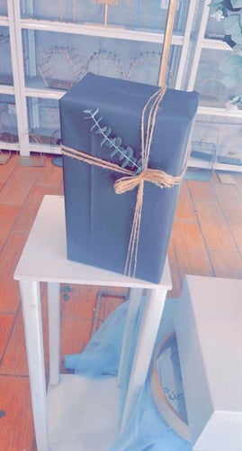 تغليف اسود + شريطة لطلبك