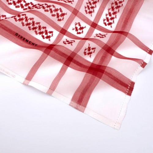 شماغ جيفنشي 2019 الانجليزي الاصلي مضمون متجر ليفان...