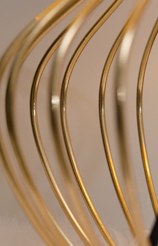 ابجورة طاولة ذهبي باسود ايثان Ethan من روسلين