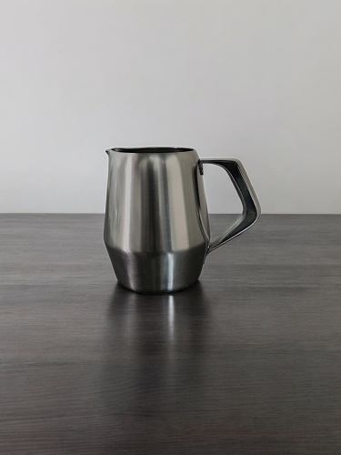 ابريق حليب ياباني