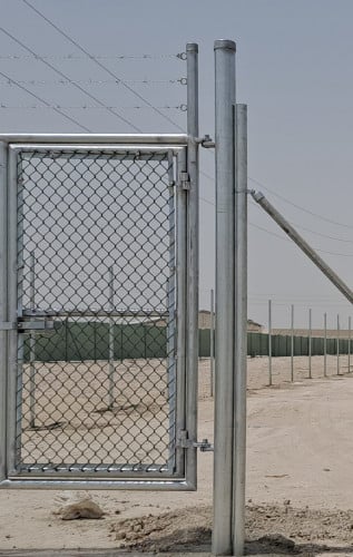 بوابة جناح مع الشائك ارتفاع 2.5متر