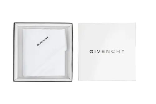 شماغ جيفنشي الأبيض اخر اصدار 2026