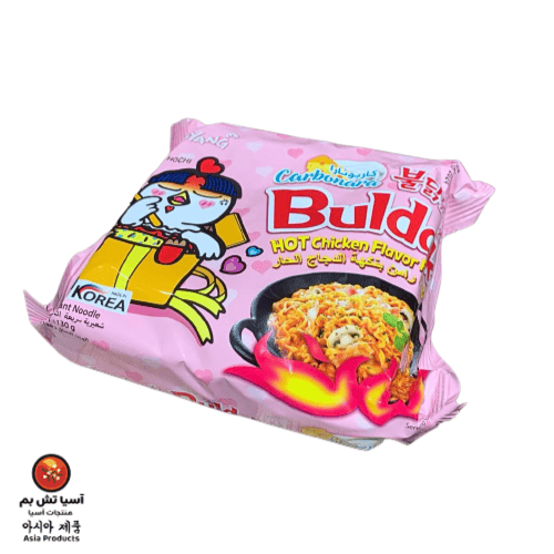 مكرونة رامن بنكهة الدجاج الحار