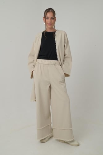 طقم كارديجان وبنطلون بيج