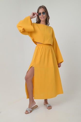 طقم تنورة وبلوزة لينن اصفر