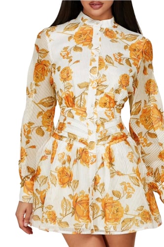 فستان قصير بطبعة الورود