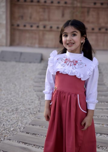 مريول انيق بتطريز جوانا