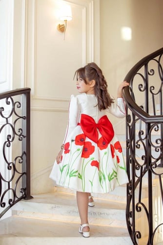 فستان زهرة العيد الأحمر