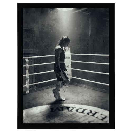 لوحة جدارية فنية الوحدة في الحلبة: لحظة تأمل برواز...