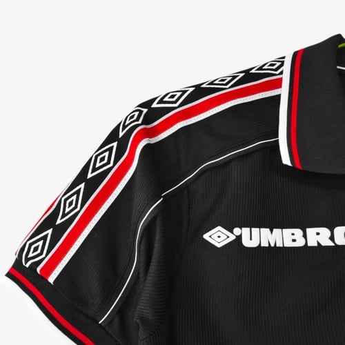 قميص مانشستر يونايتد الكلاسيكي – الأسود راعي Sharp