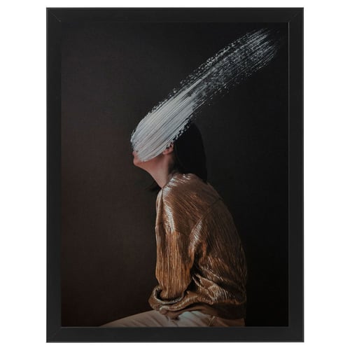 لوحة جدارية فنية Model عارضة برواز ابيض ، اسود