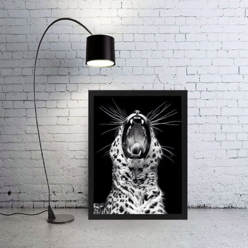 لوحة جدارية فنية Wild Tiger نمر البري برواز ابيض ،...