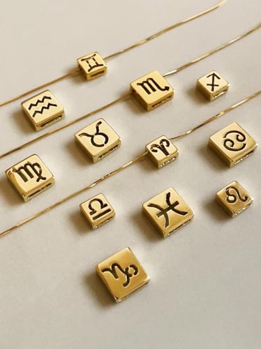 Cubed Sagittarius Necklace برج القوس في مكعّب الذه...