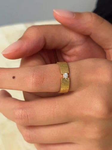 FROM THE HEART Ring With one Diamond