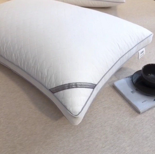 مخدة جومانا الفندقية