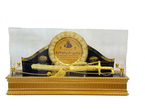 درع سيف فاخر مقاس وسط الطول 90 سنتي - عرض 25 سنتي...