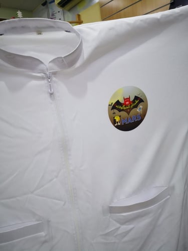 تي شيرت ابيض