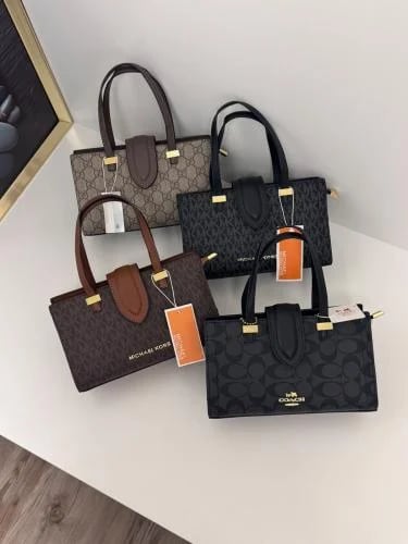شنطة COACH