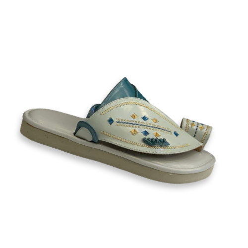 حذاء شرقي نقش يدوي بالخيط فستقي على اخضر