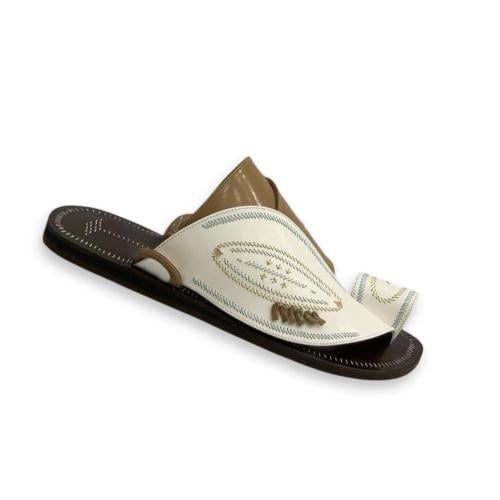 حذاء شرقي نقش يدوي سكري مع بيج ارضيه واطي جلد