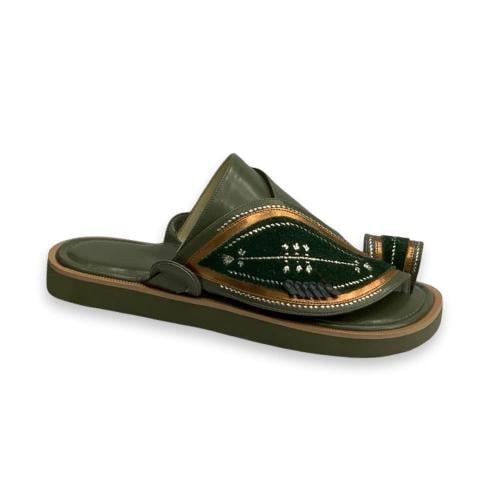 حذاء شرقي شامواه زيتي بزري البشت نقش يدوي