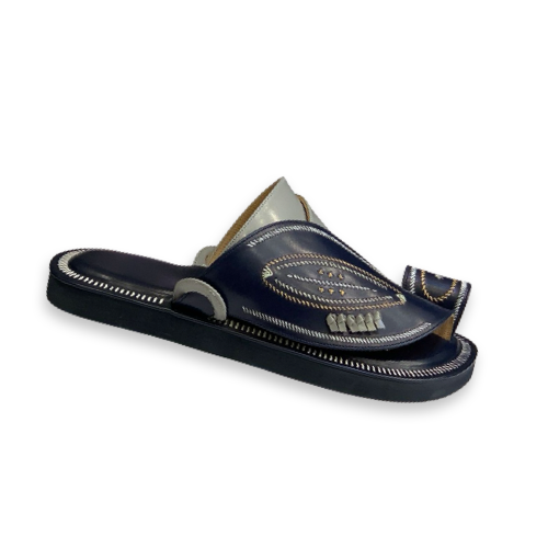 حذاء شرقي مطرز يدوي كحلي نقش كلاسك