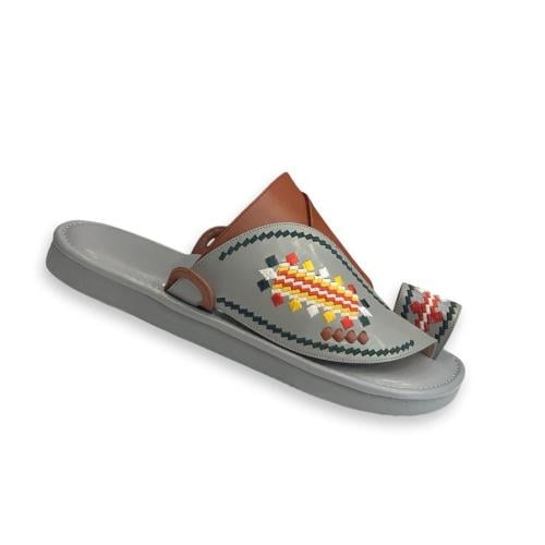 حذاء شرقي نقش يدوي سدو ارضيه رصاصي على قصيمي