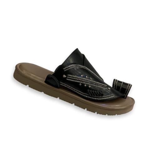 حذاء شرقي نقش يدوي بالخيط ارضيه بيج على اسود