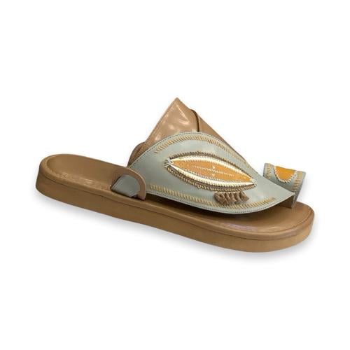 حذاء شرقي مطرز يدوي ارضيه بيج ع فستقي