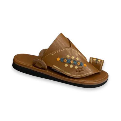 حذاء ولادي شرقي بتطريز زخرفي كموني