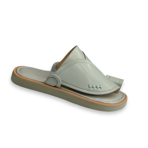 حذاء زبيري جلد فستقي كلاسك