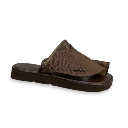 حذاء ولادي جلد كلاسك بني