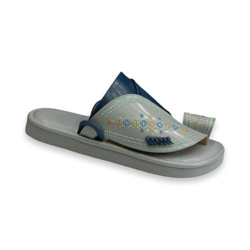 حذاء شرقي نقش يدوي بالخيط رمادي على كحلي