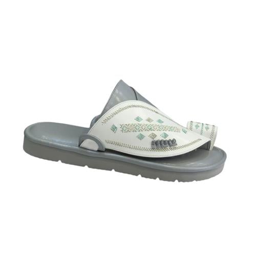 نعال شرقي رجالي أبيض على رمادي مطرز بالخيط بنقش هن...