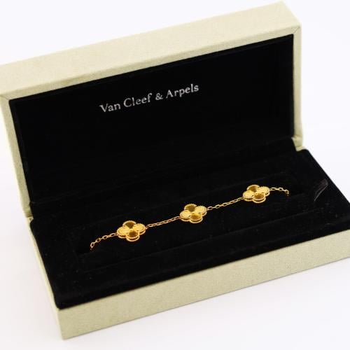 اسوارة تصميم عالمي عيار 18