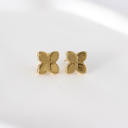 حلق مميز عيار 18