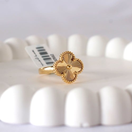 خاتم مميز عيار 18