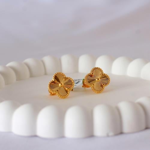 حلق مميز عيار 18