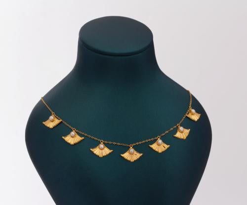 عقد البراشي بفص لولو عيار21