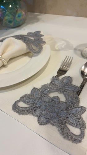 طقم مفارش دانتيل لون رصاصي