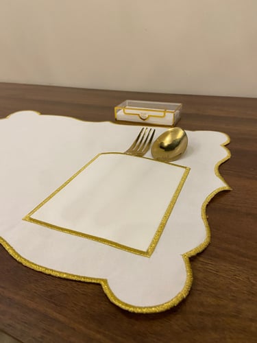 مفرش صحن تطريز ذهبي