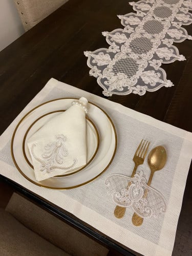 مفارش طاولات ضيافة دانتيل لطاولة الطعام