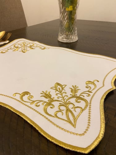 طقم مفرش صحن و حامل ملاعق