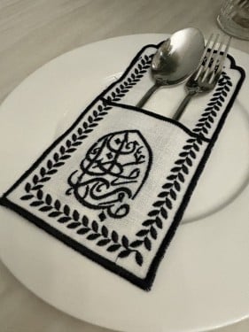 حامل ملاعق..رمضان مبارك