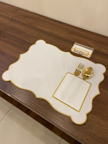 مفرش صحن تطريز ذهبي