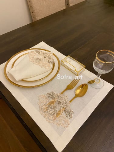 طقم مفارش دانتيل