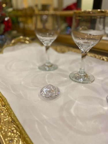 استاند اكريليك للكروت تصميم كريستال