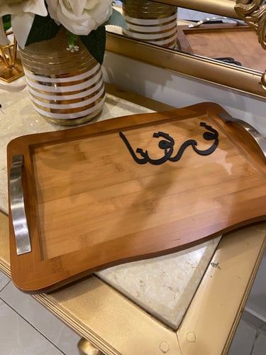 عبارات على طاولة الطعام ترحيبيه خشبيه