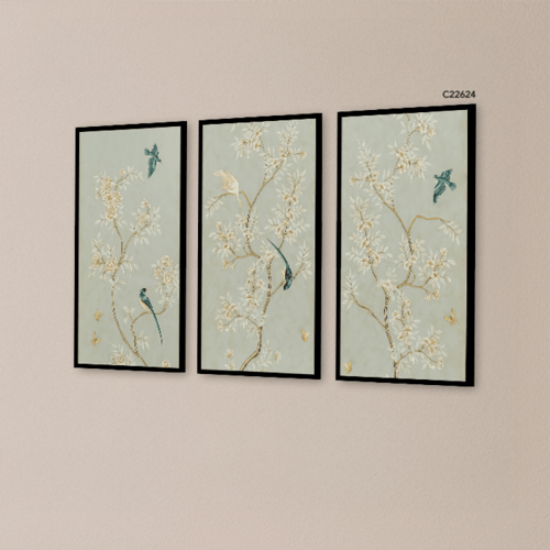 لوحة جدارية تصور اغصان مزهرة وطيور