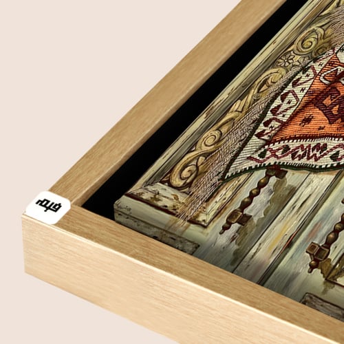 لوحة جدارية كانفس تصور باب قديم تدلى منه قطعة قماش